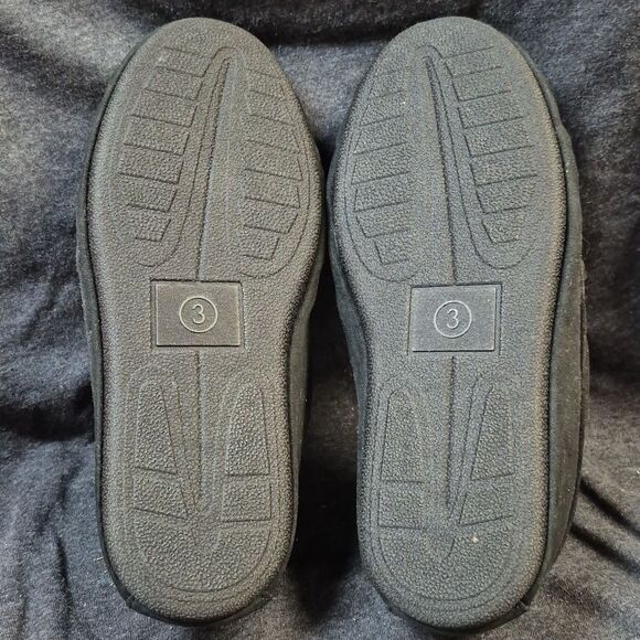 Target Kids 3 Black Slippers - NWOT - Picture 4 of 4